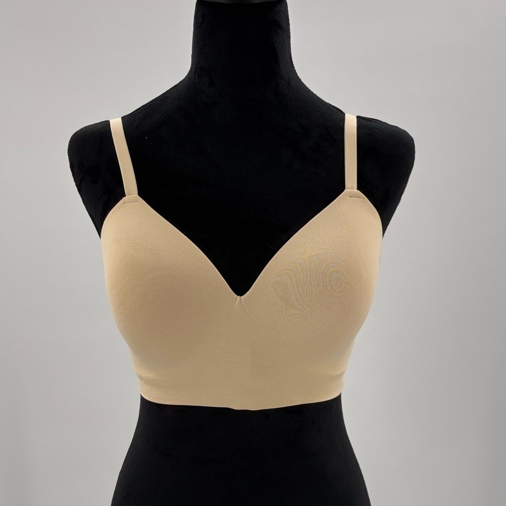 Seamless Nude Padded Everyday Bra - Adjustable Straps - Picture 2 of 8